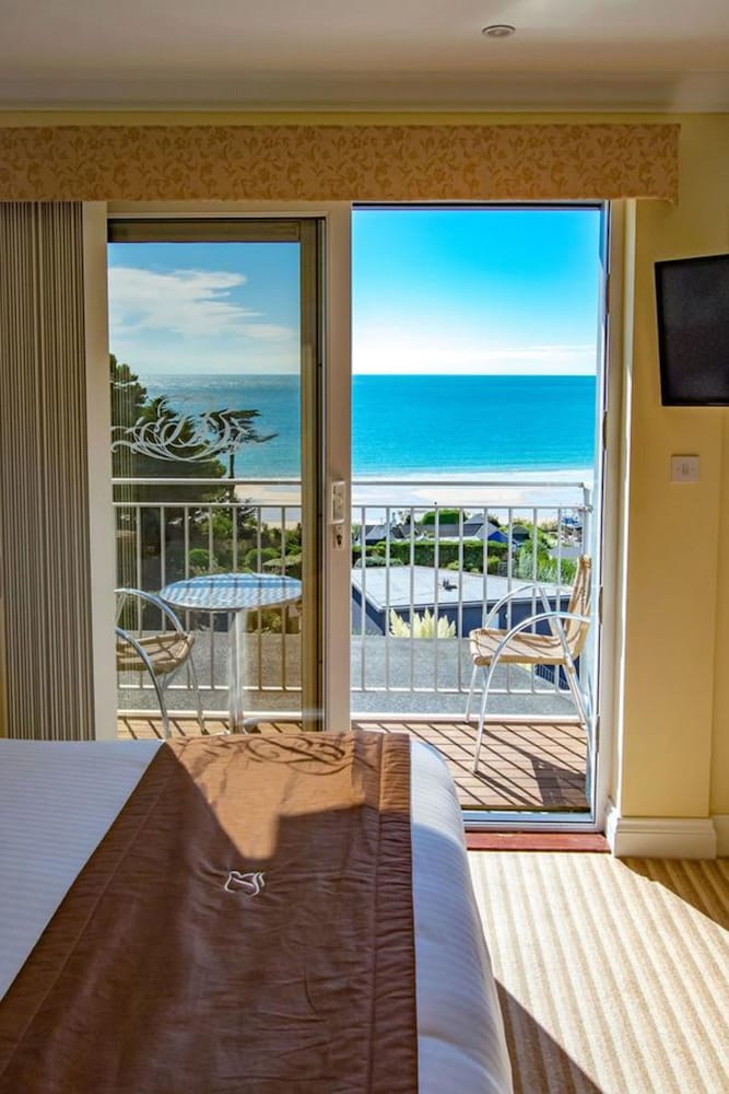 Biarritz Hotel 36/50