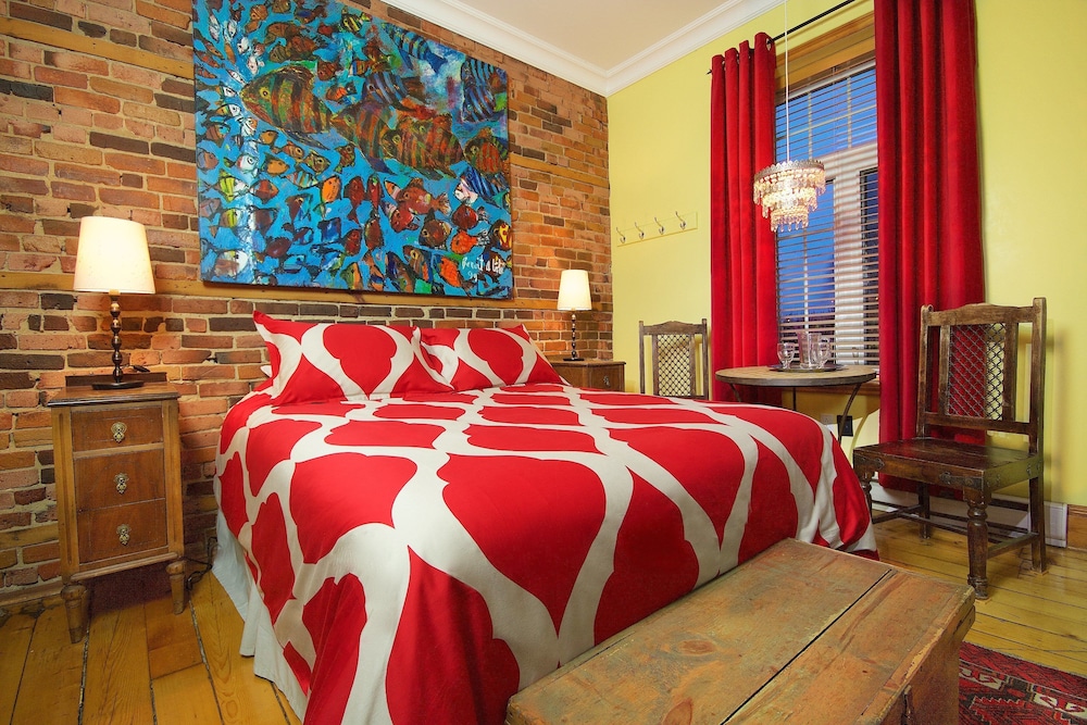 Petite Auberge Les Bons Matins B&B 9/72