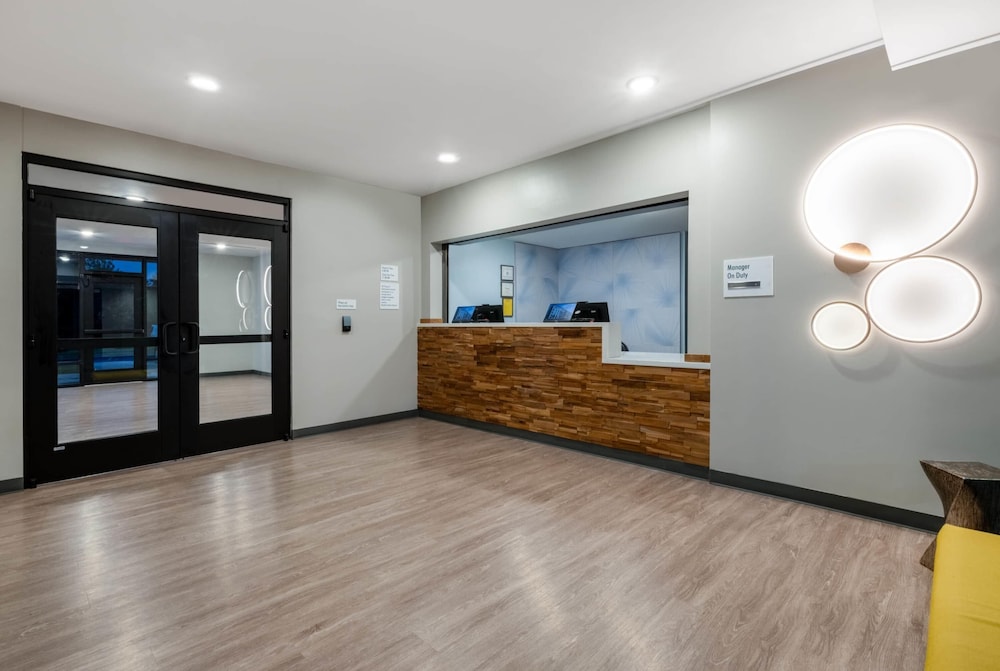 ECHO Suites Extended Stay by Wyndham Springfield Airport PLZ 6/49