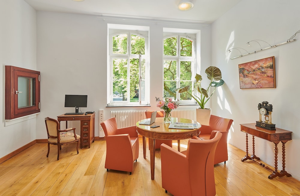 Mutterhaus Dusseldorf Hotel 8/20
