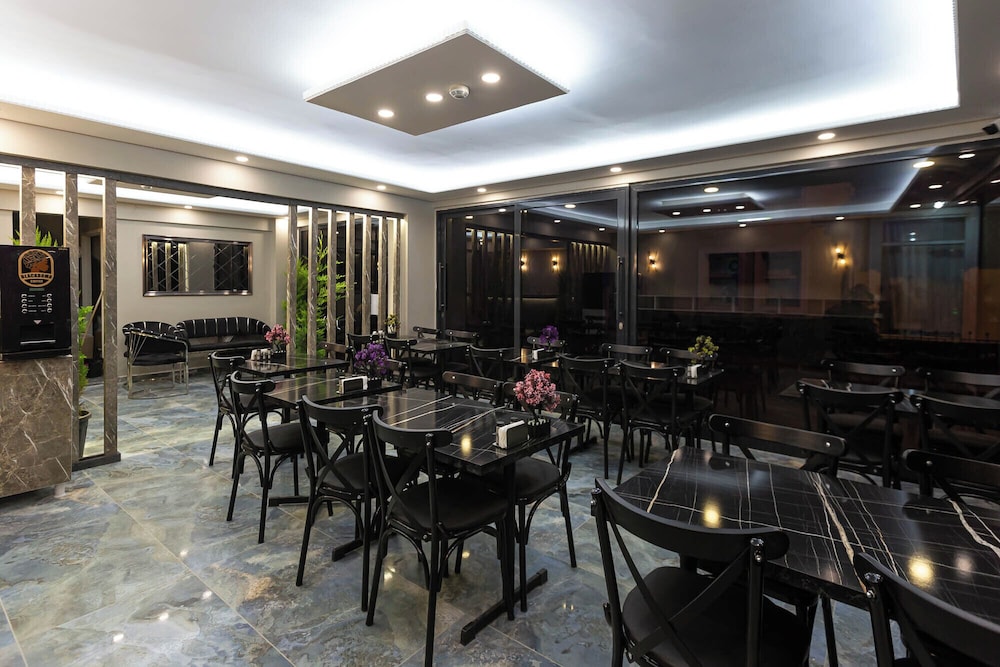 Ria Suites Hotel 34/37