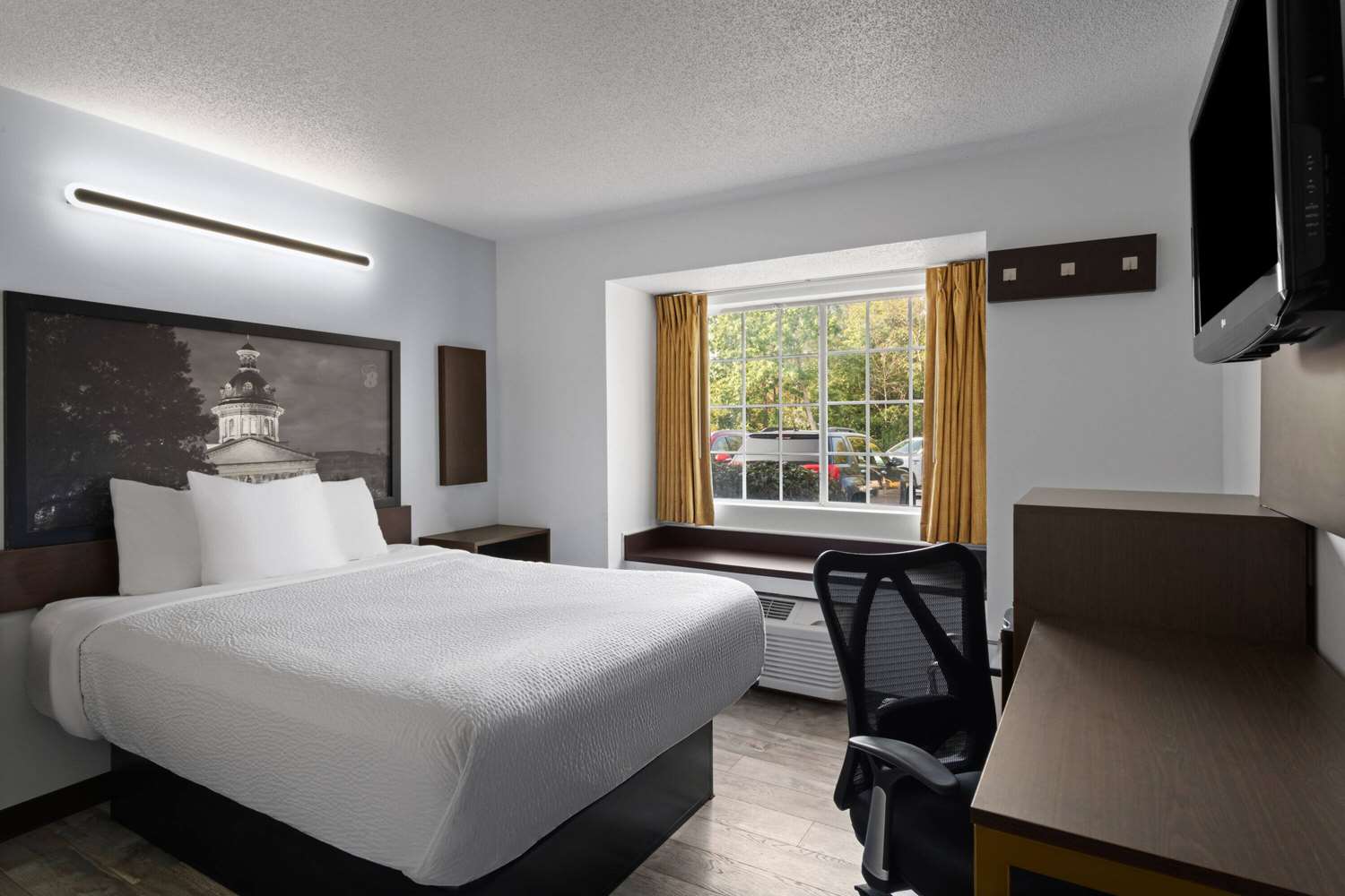 Super 8 By Wyndham Harbison Parkridge Hospital 8/30