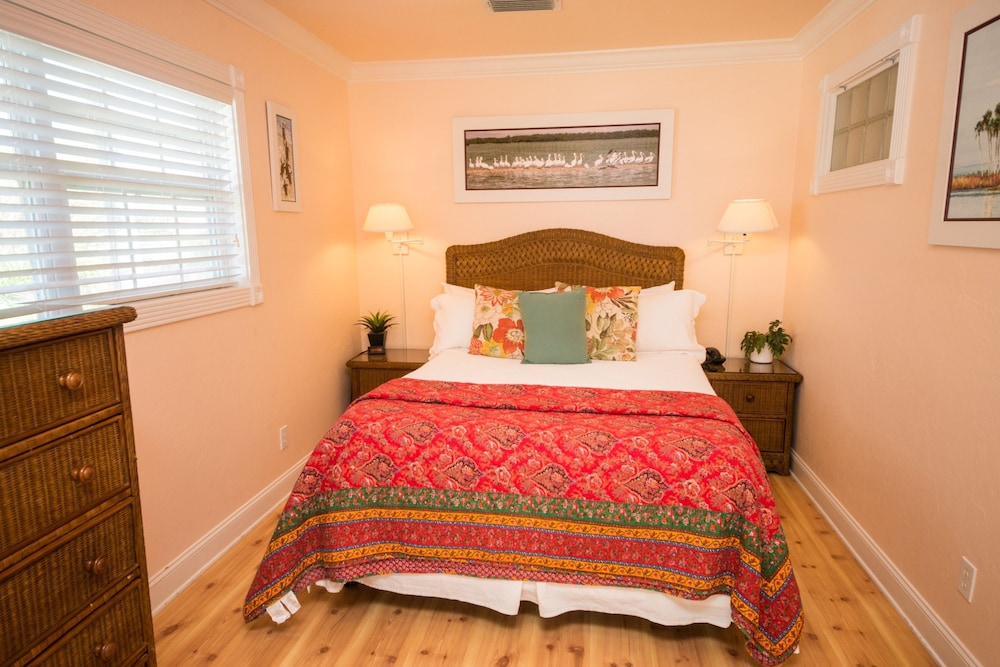 Tropic Isle Beach Resort 6/68