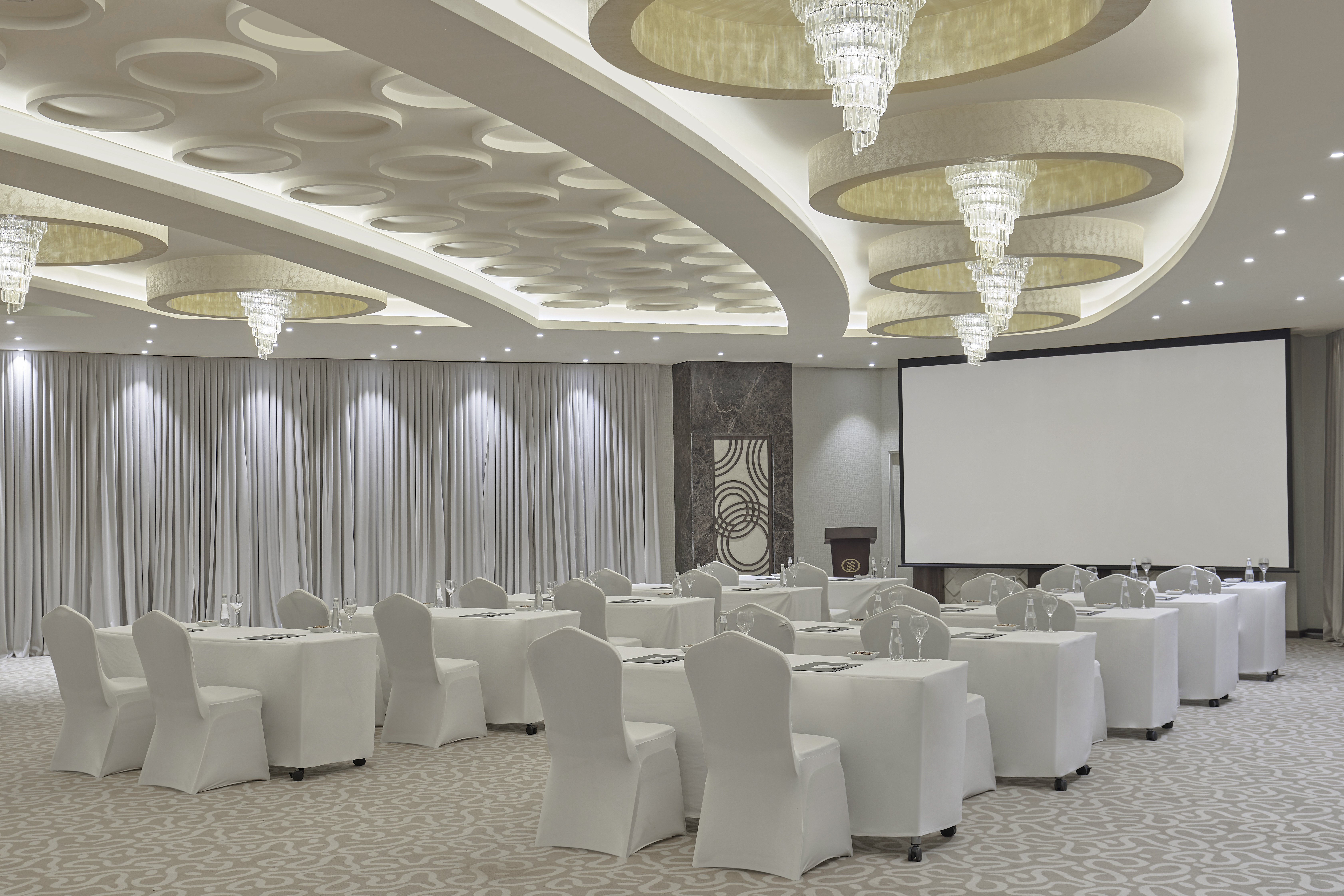 فندق كراون بلازا قصر الرياض(Crowne Plaza Riyadh Palace) 42/50