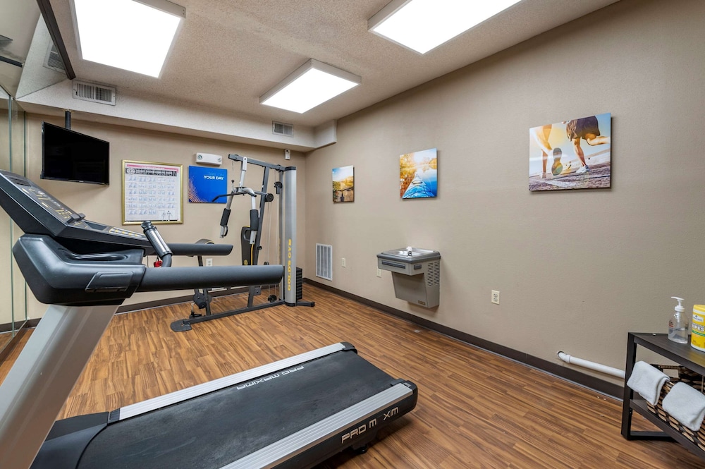 Comfort Inn & Suites Cincinnati Uptown Clifton 26/45
