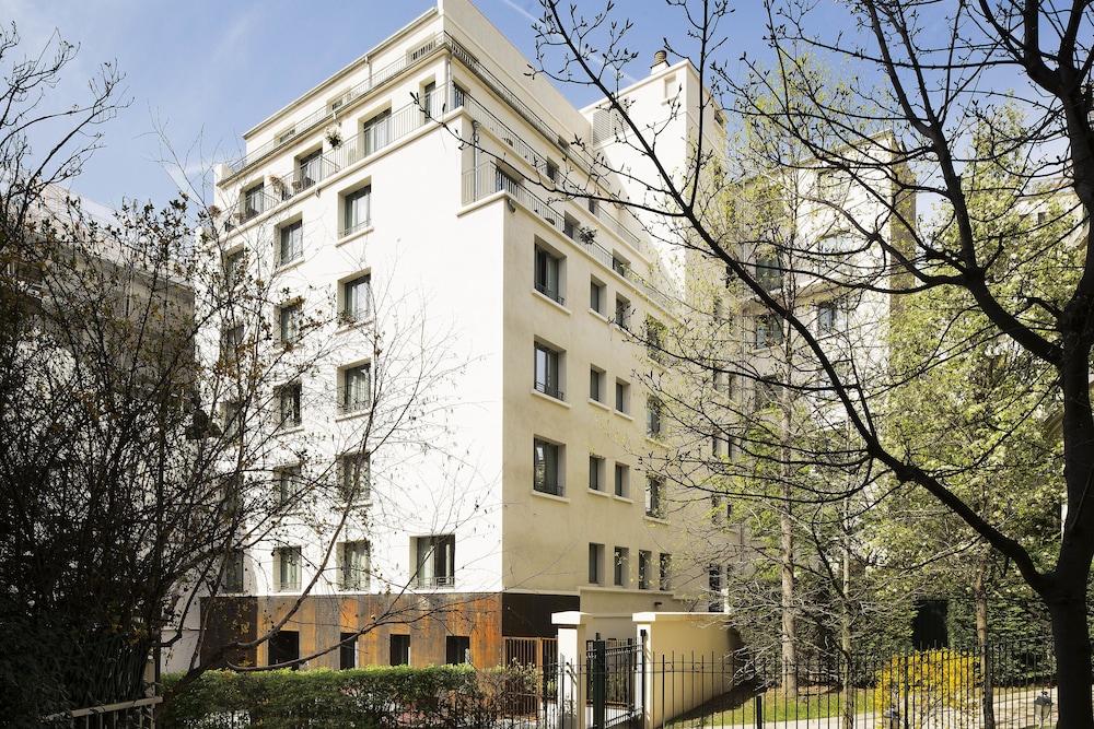 VILLA SAXE EIFFEL in PARIS