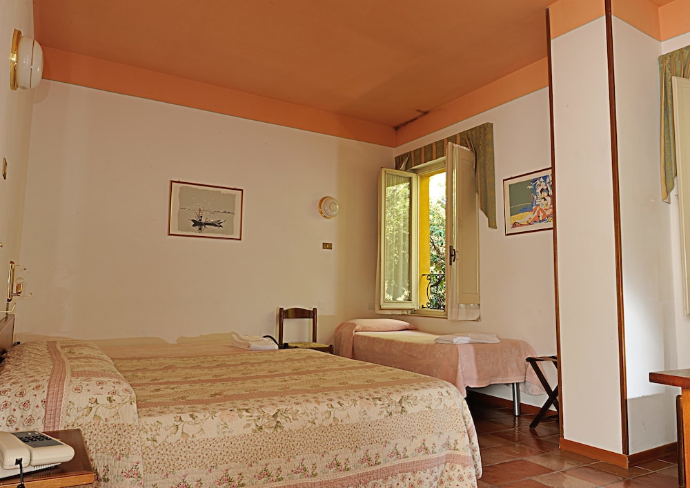 ALBERGO RISTORANTE FERRETTI 5/15