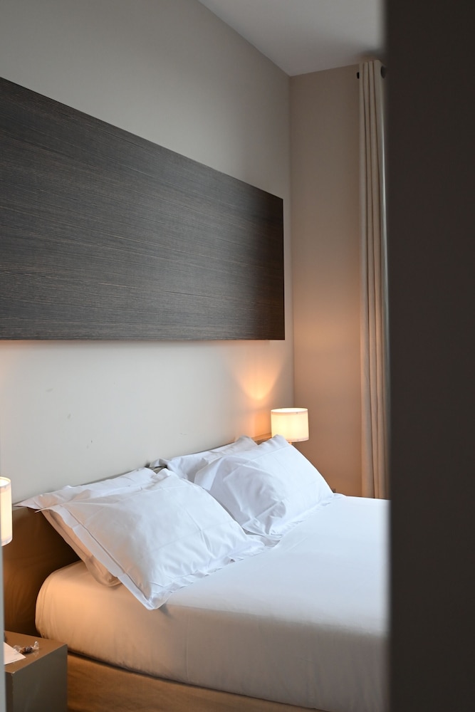 CLASSIC, DOUBLE OR TWIN BED