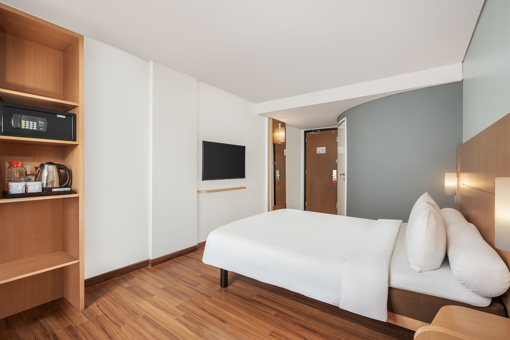 Ibis Gading Serpong 17/43
