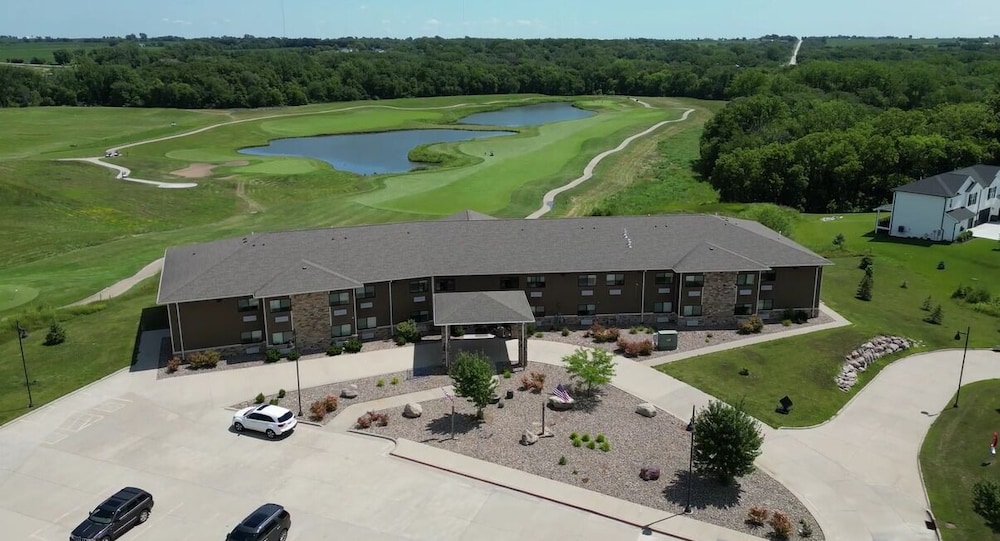Qube Hotel Polk City 38/39