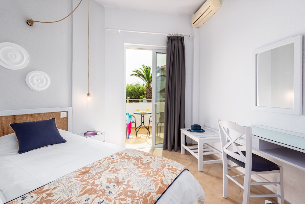 PREMIUM, DOUBLE OR TWIN BED, SEA VIEW