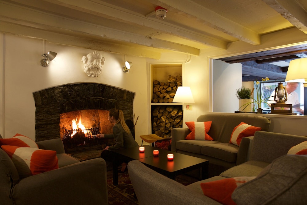 The Lugger Hotel 48/70