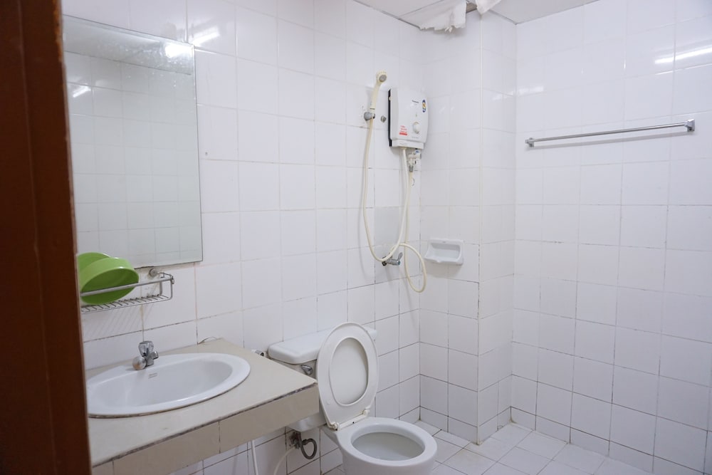 SRI CHUMPHON HOTEL 14/35