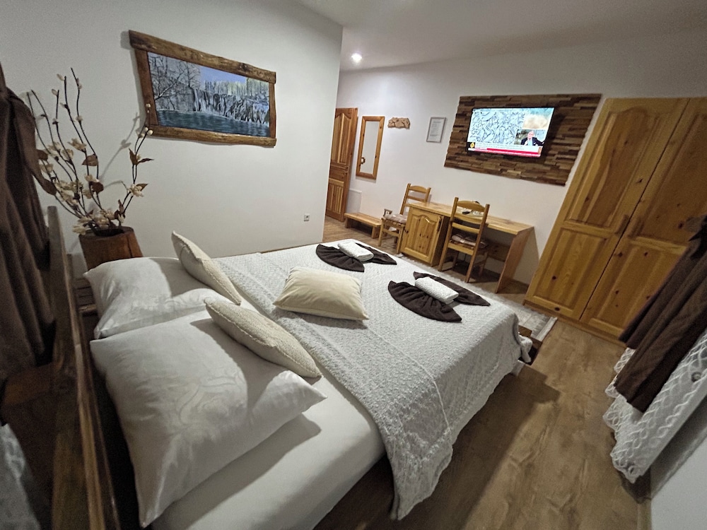 Rustic Lodge Plitvice 9/47