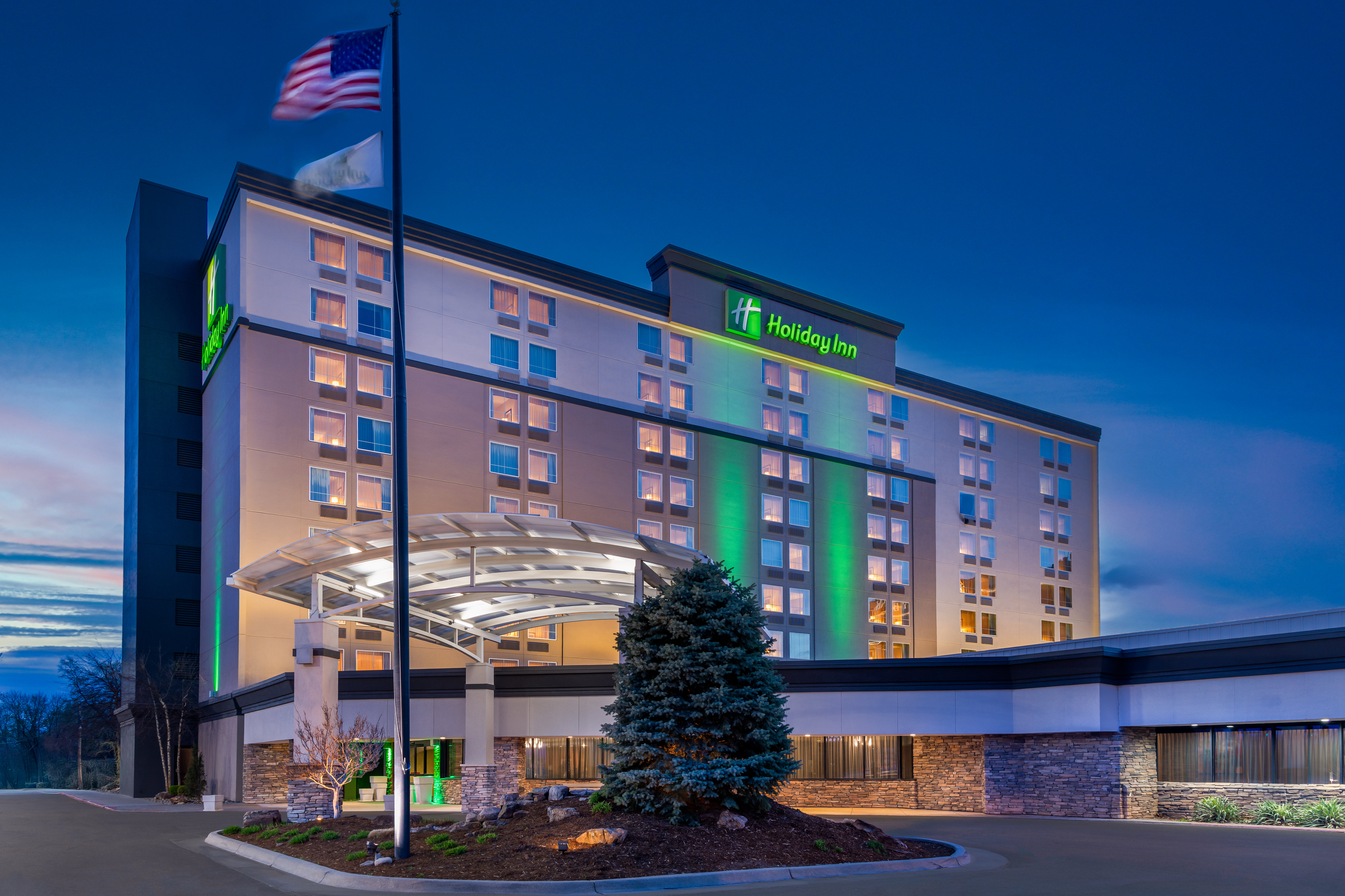 Holiday Inn Wichita East I 35 6/77
