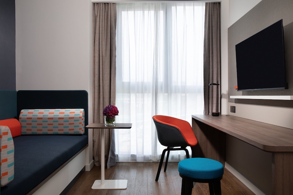 Holiday Inn Express Chengdu Longquanyi North 43/48