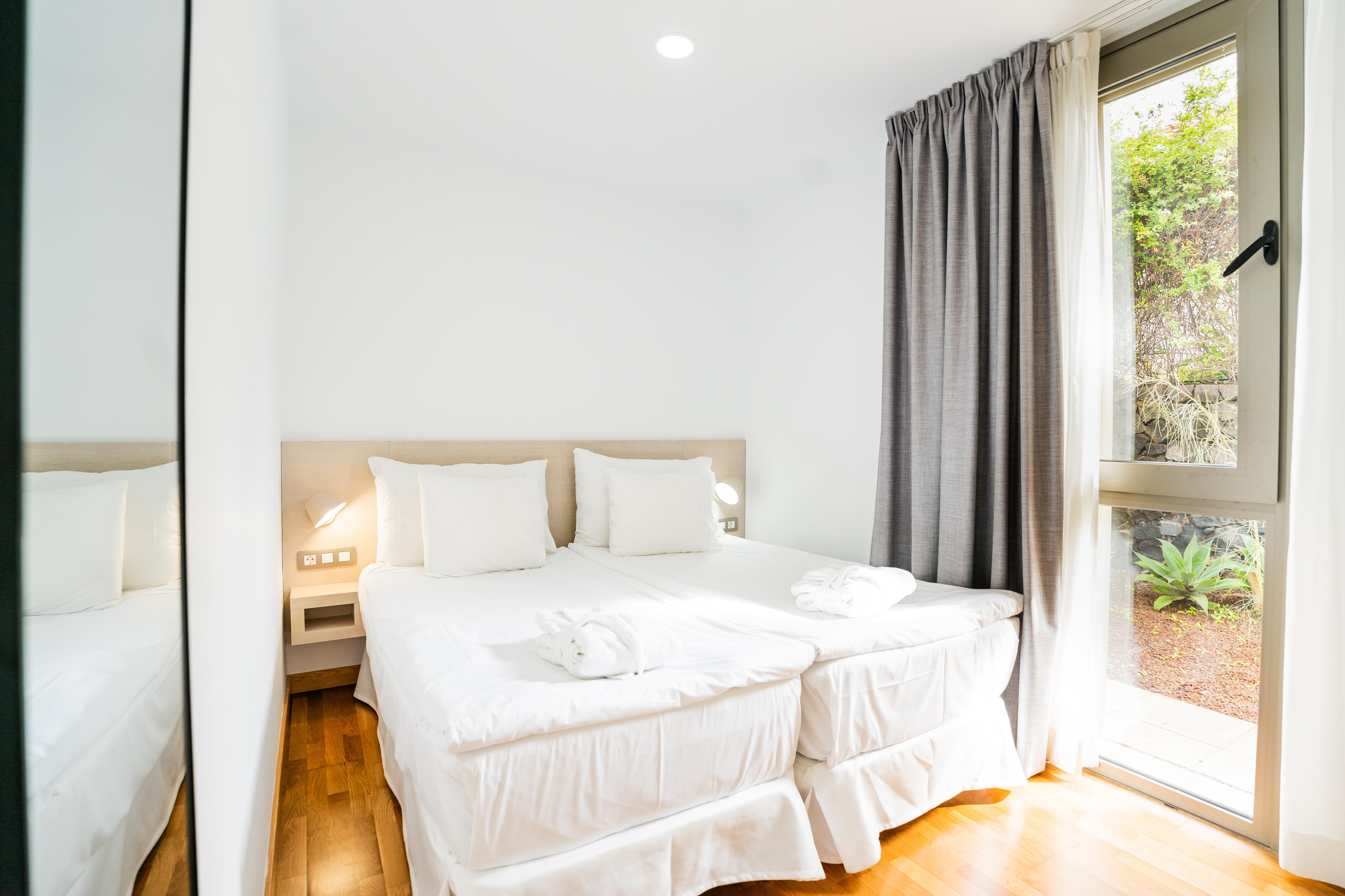 3 Bedrooms, Basic, Villa, Balcony or Terrace