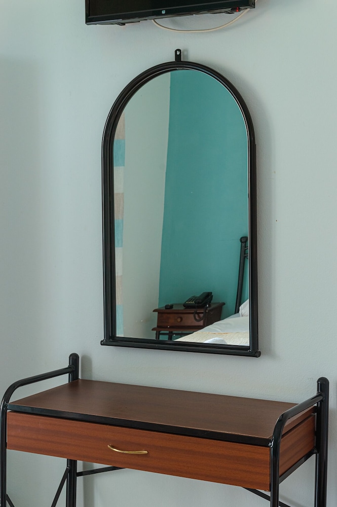 Hotel-Mistral Aegina 17/50
