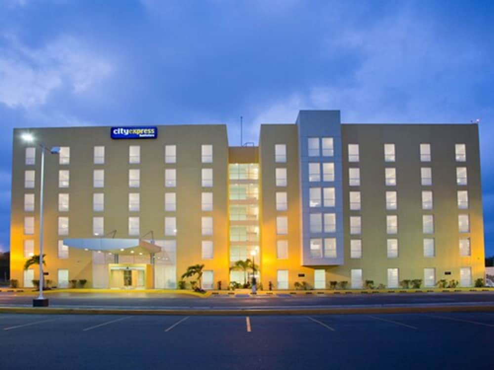 City Express by Marriott Chetumal 1/60