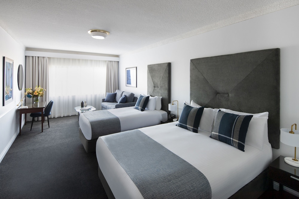 Premium, 1 Queen and 1 Single Bed