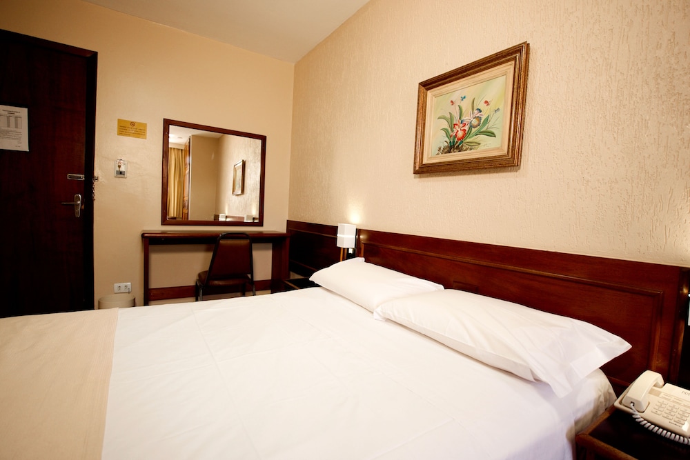 LIRA HOTEL 19/63
