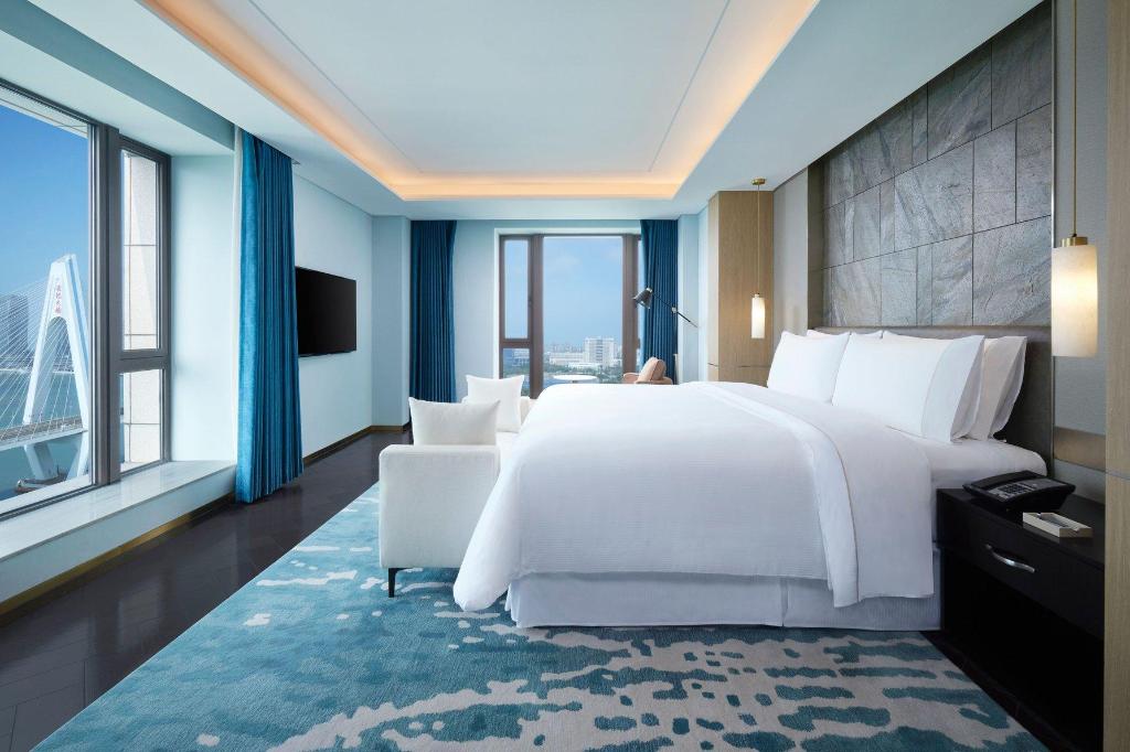 Westinworkout, Suite, King Bed, Ocean View, Executive Lounge Access