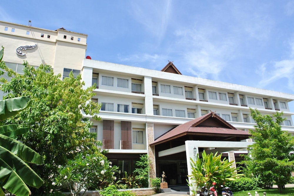 Nana Buri Hotel 7/38