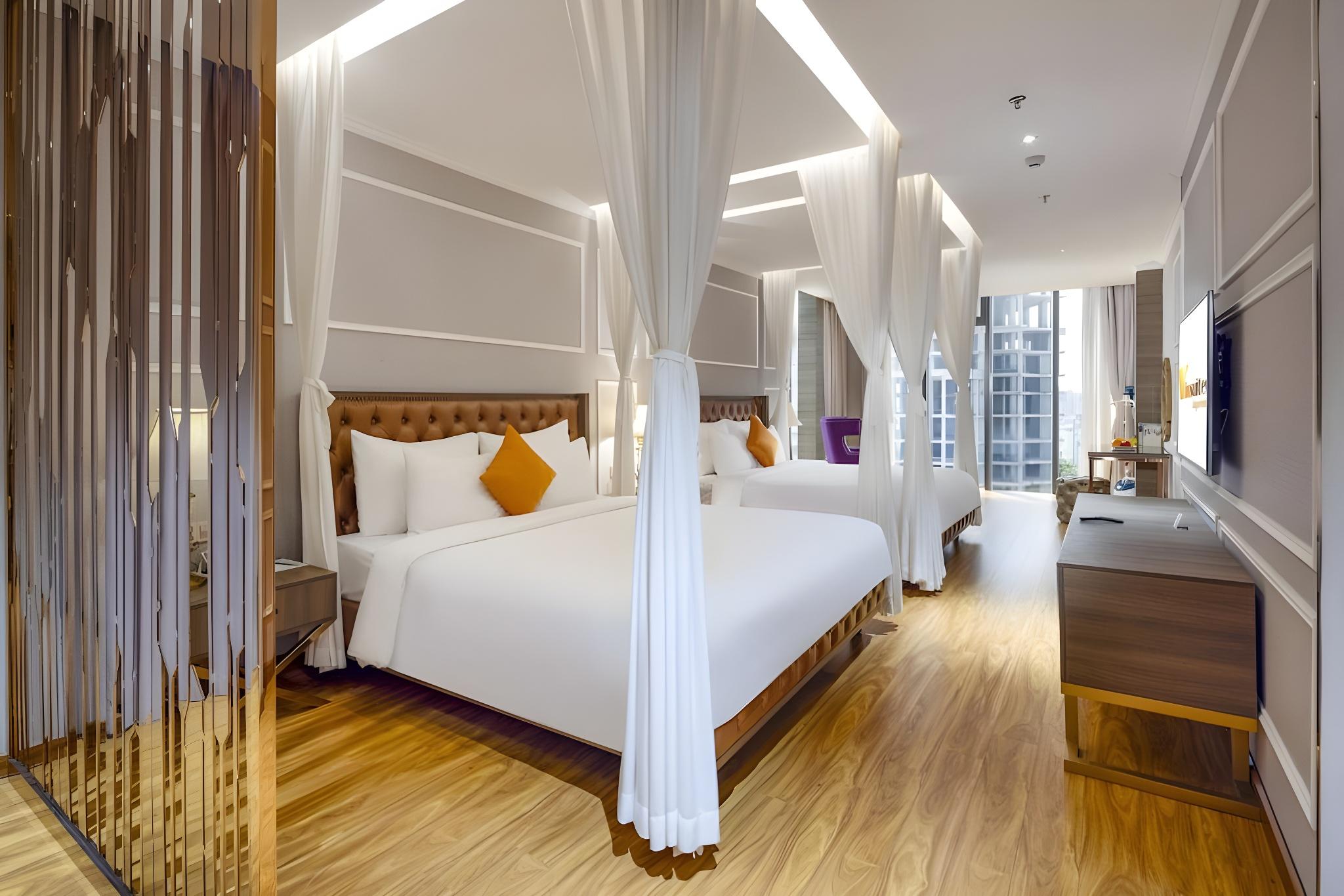Noble, Suite, City View