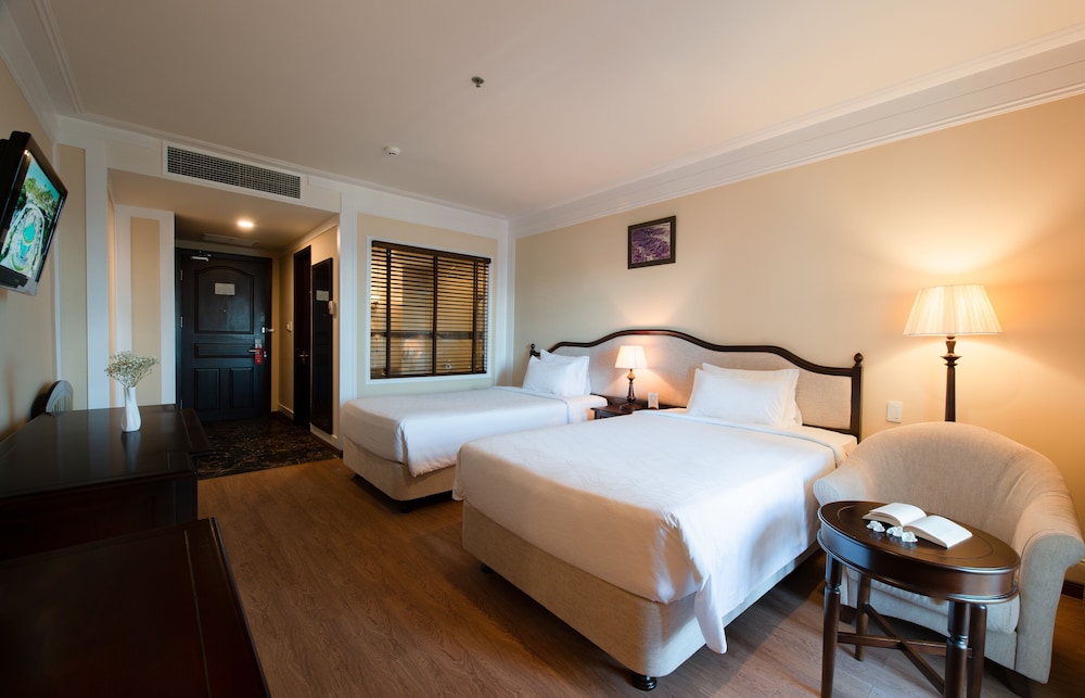 Sunrise Nha Trang Beach Hotel and Spa 10/78