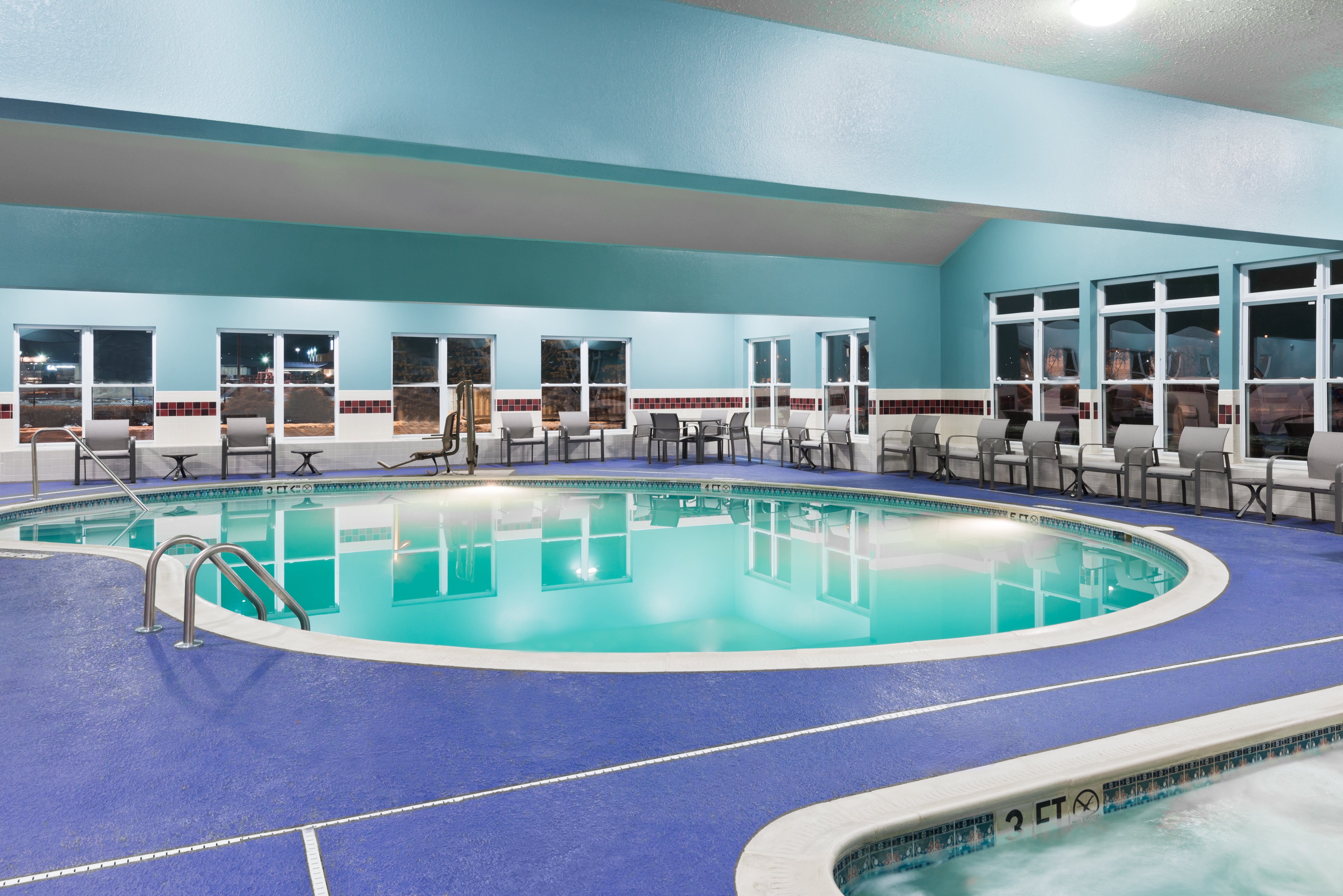 Holiday Inn Express And Suites Columbus Airport East 26/46