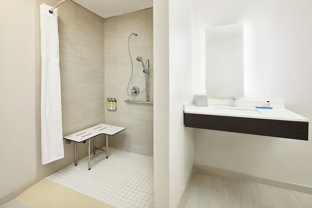 Holiday Inn Express Hotel & Suites Port Richey 61/63