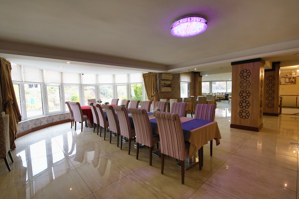 Tiryandafil Hotel 35/44