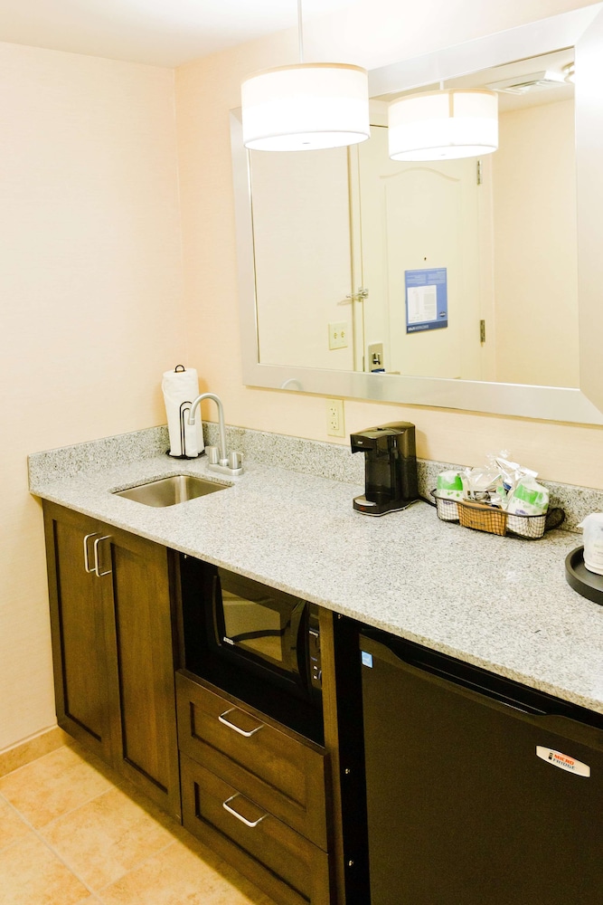 Lobby at Hampton Inn Suites Exeter, EXETER - NH