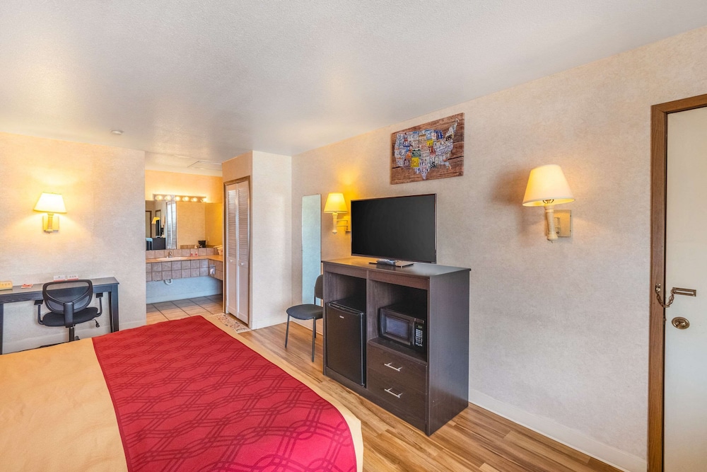 Econo Lodge Fredericksburg 28/33