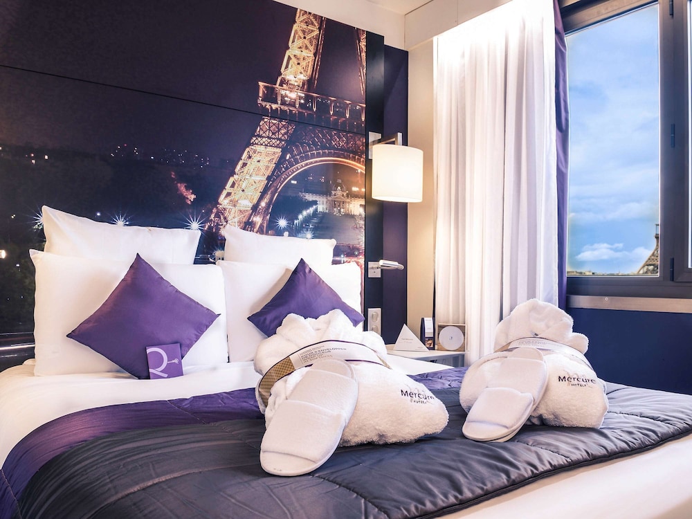 PRIVILEGE, DOUBLE BED, EIFFEL VIEW, HIGH FLOOR