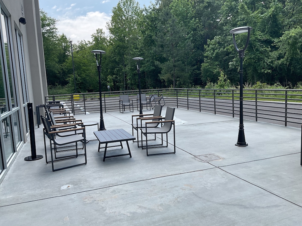 La Quinta Inn & Suites by Wyndham Manchester / Arnold AFB 22/42