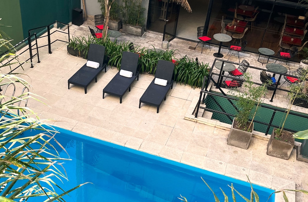 DecO Recoleta Hotel 57/61