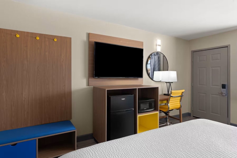 Days Inn by Wyndham Safford AZ 48/60