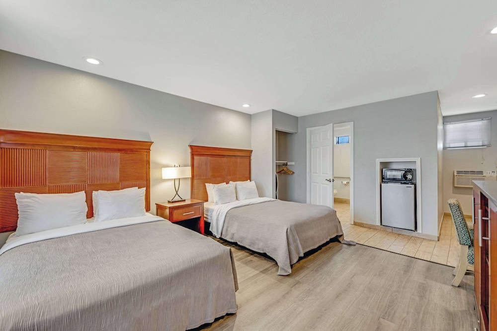 ROOM, 2 DOUBLE BEDS, ACCESSIBLE