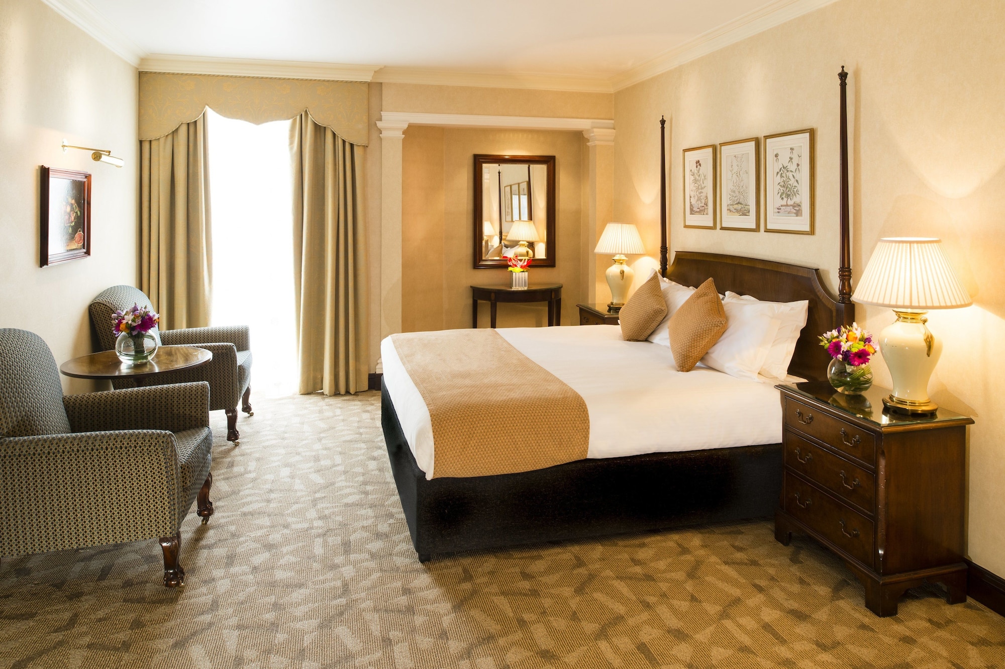 LUXURY, SUITE