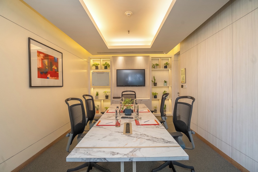 Hyatt Centric Mg Road Bangalore 64/72