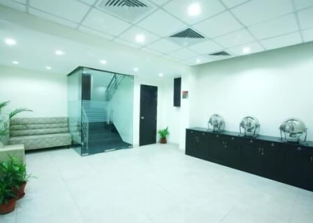 Karon Hotel Lajpat Nagar 47/60