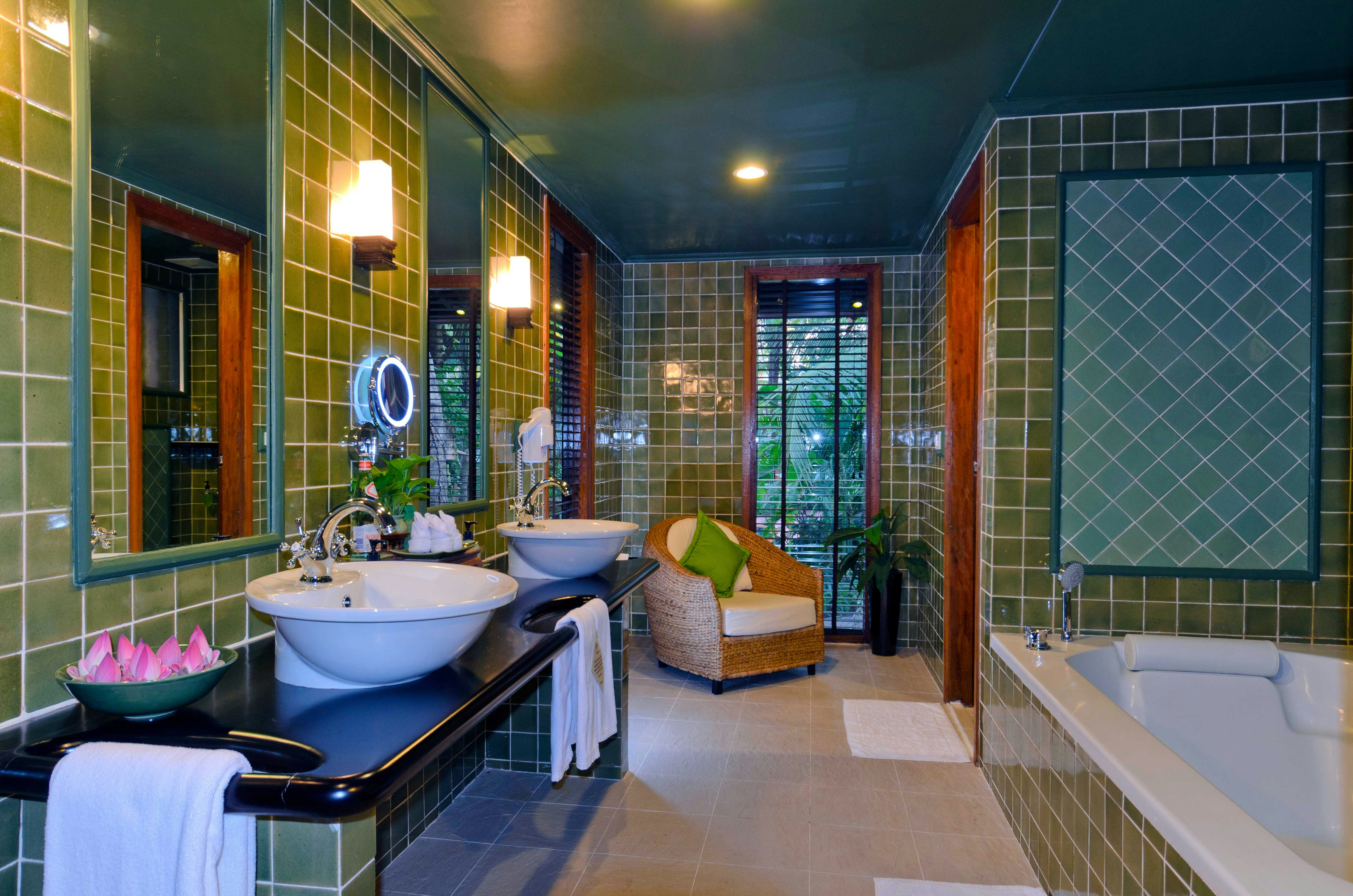 Angkor Village Hotel 49/50