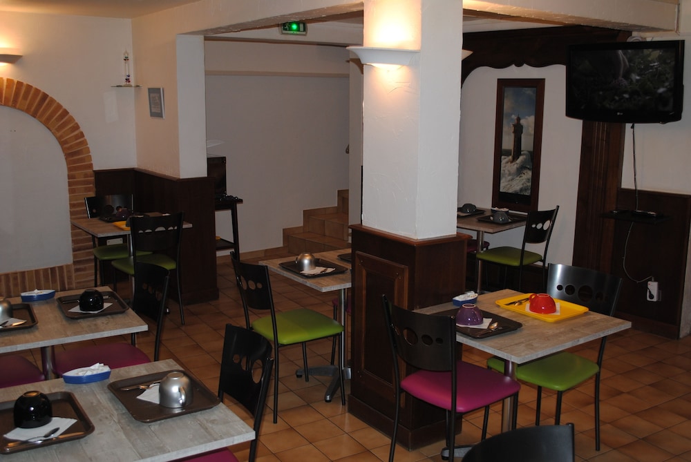 restaurant cafeteria