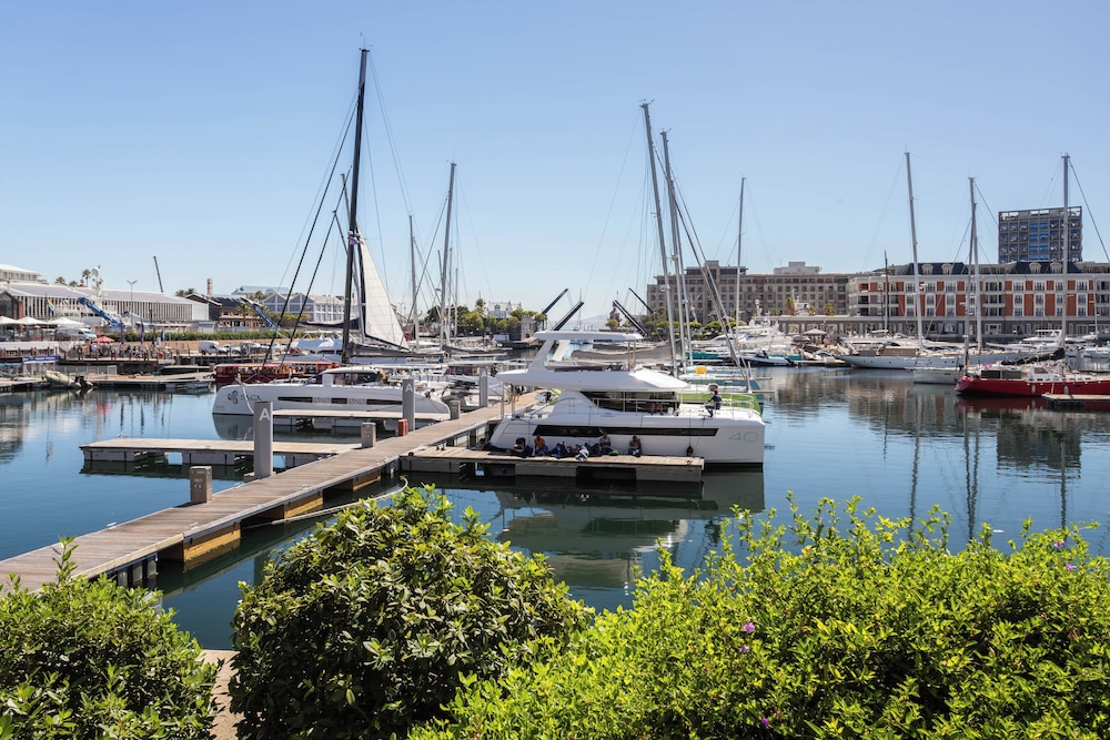 Mountain Marina Luxury Apartments 46/50