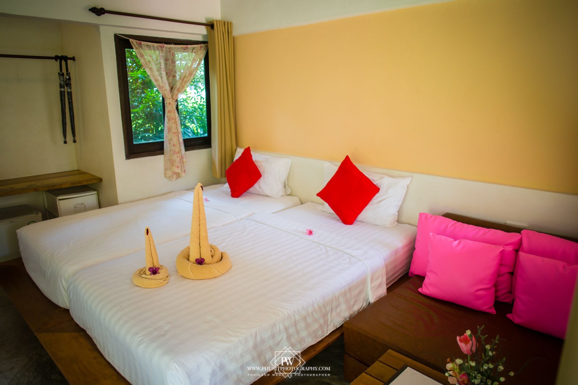 Garden, Bungalow, Double Bed, Back Side
