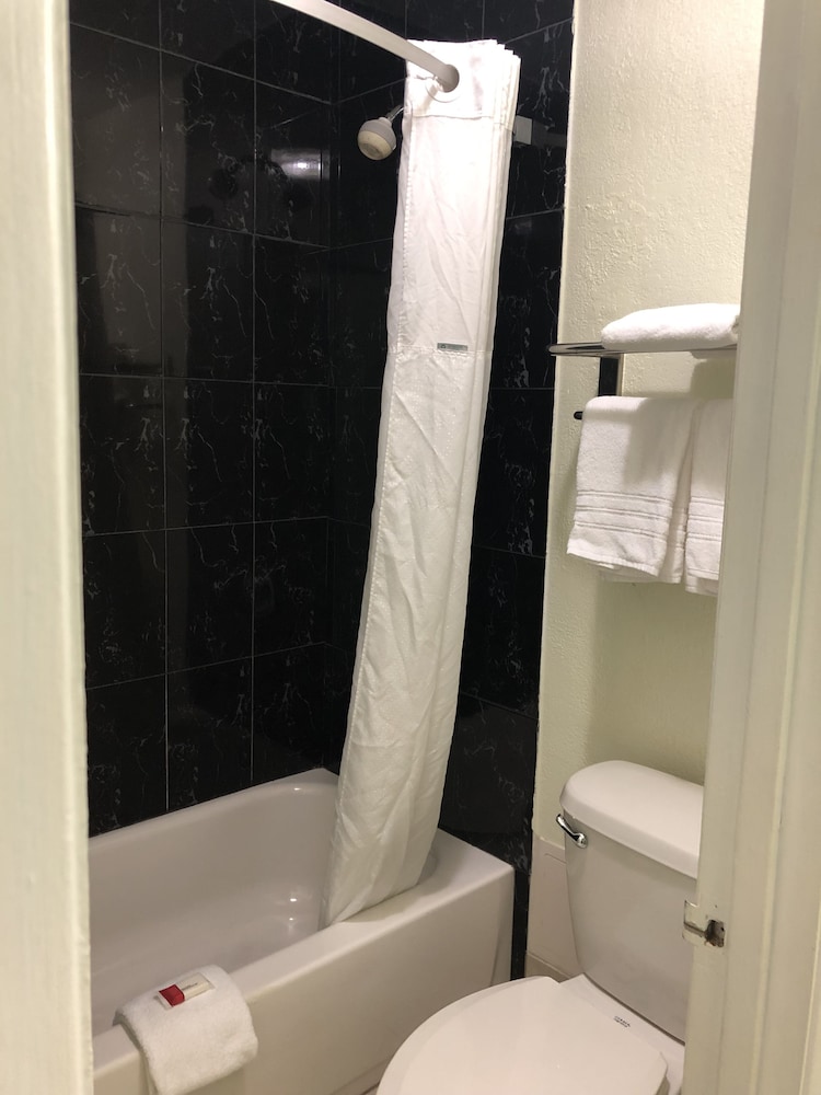 Travelodge by Wyndham Fort Myers North 23/36