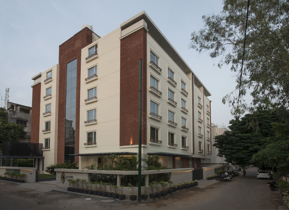 Eastin Residences Vadodara Apartment Hotel 3/35