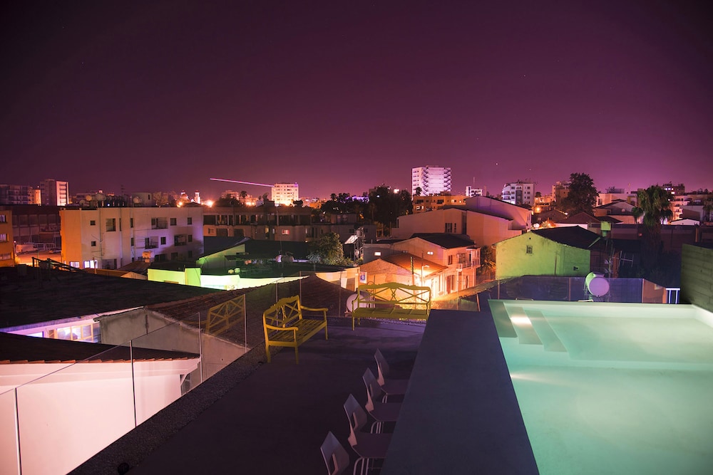 Lokal Hotel 2/64