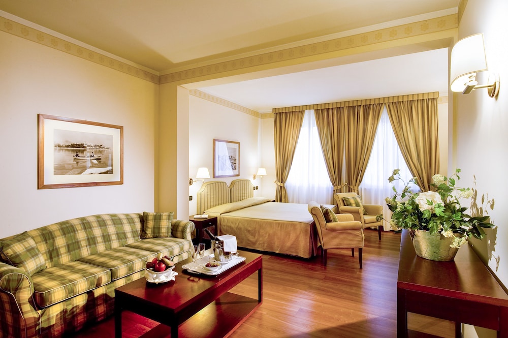 Hotel Sirmione E Promessi Sposi 43/69